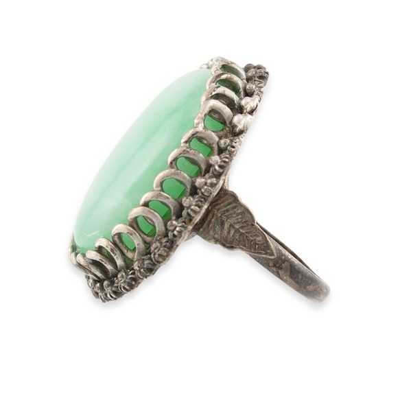 Vintage Jade Sterling Silver Ring Size 8 Large Light Mint Green Oval Cabochon - Picture 2 of 6